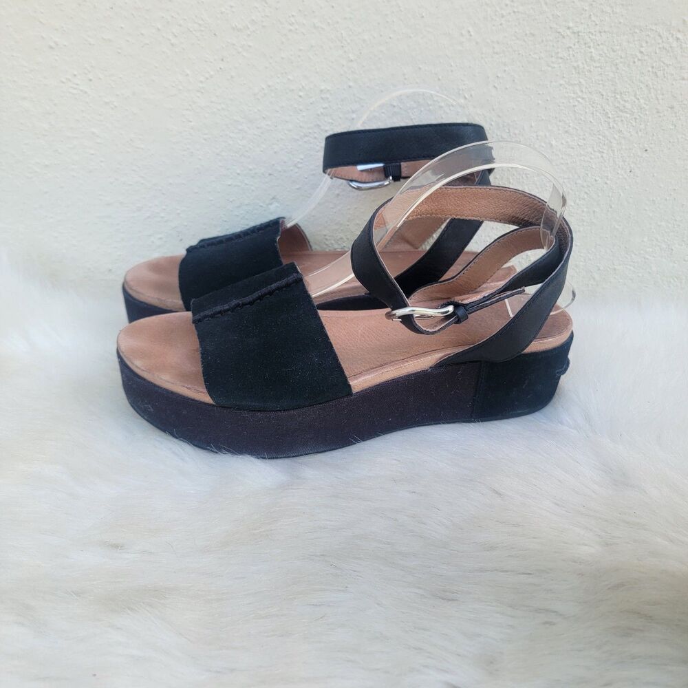 UGG Chapala Platform Ankle Strap Sandal Size 10 Black Suede Leather Flat Form - Picture 2 of 7